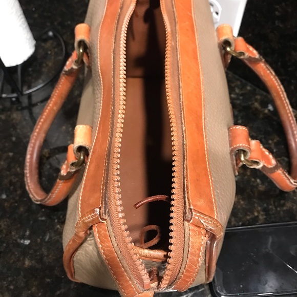 Dooney & Bourke Satchel handbag❌sold❌ - Picture 4 of 11